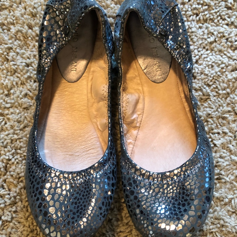 Antonio Melani Flats